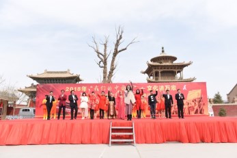 甘肅省歌劇院赴我省十?dāng)?shù)市縣區(qū)村鎮(zhèn)開(kāi)展2018年“我的中國(guó)夢(mèng)---文化進(jìn)萬(wàn)家”暨隴原“紅色文藝輕騎兵”惠民演出